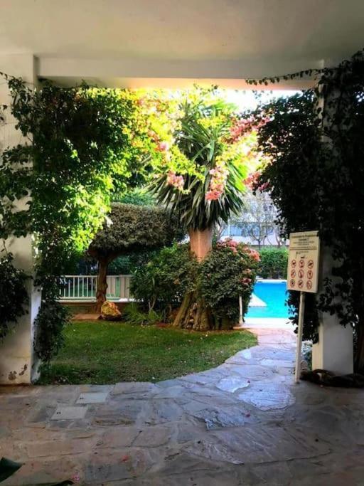Central Beach Apartment With Free Parking And Pool 마르베야 외부 사진